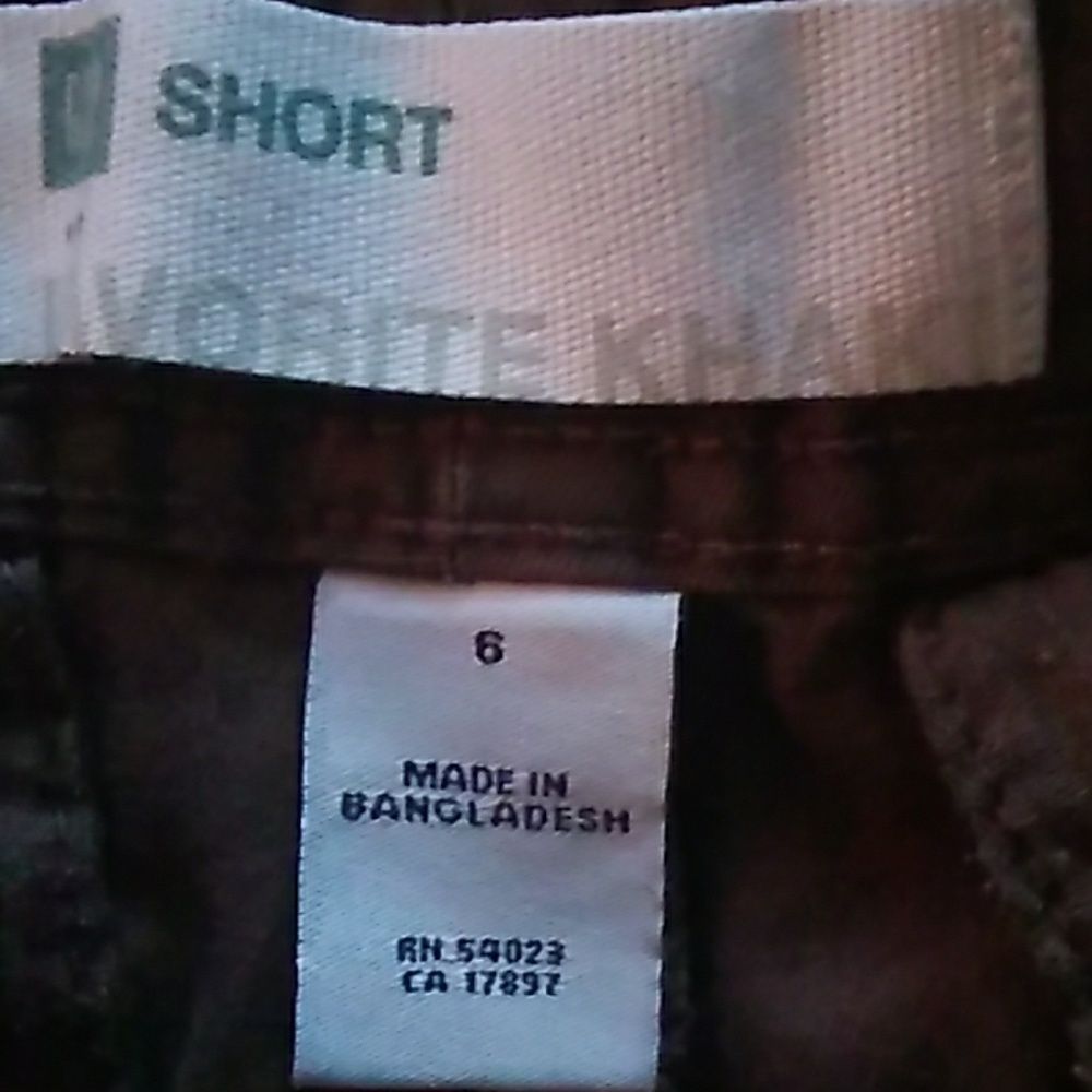 Brown favorite khaki Gap shorts size 6